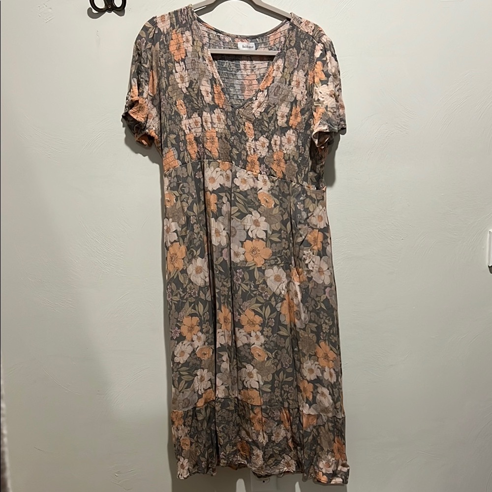 bohme Gray and Pink Midi Sundress with Puff Sleeves and V-Neck